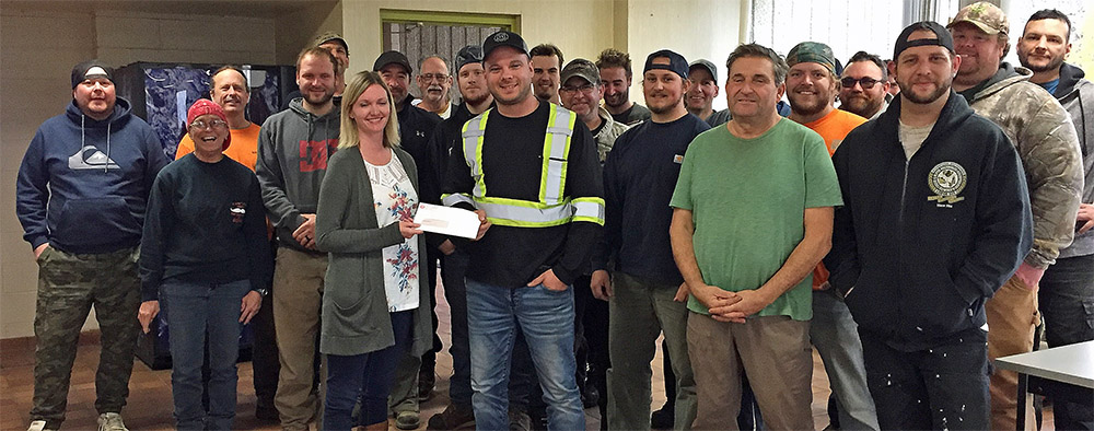 Boilermakers presenting a cheque to the Atikokan General Hospital